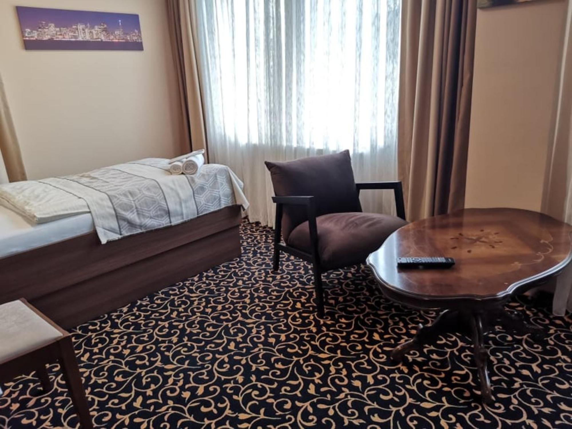 Hotel Zum Weissen Ochsen Aalen Buitenkant foto