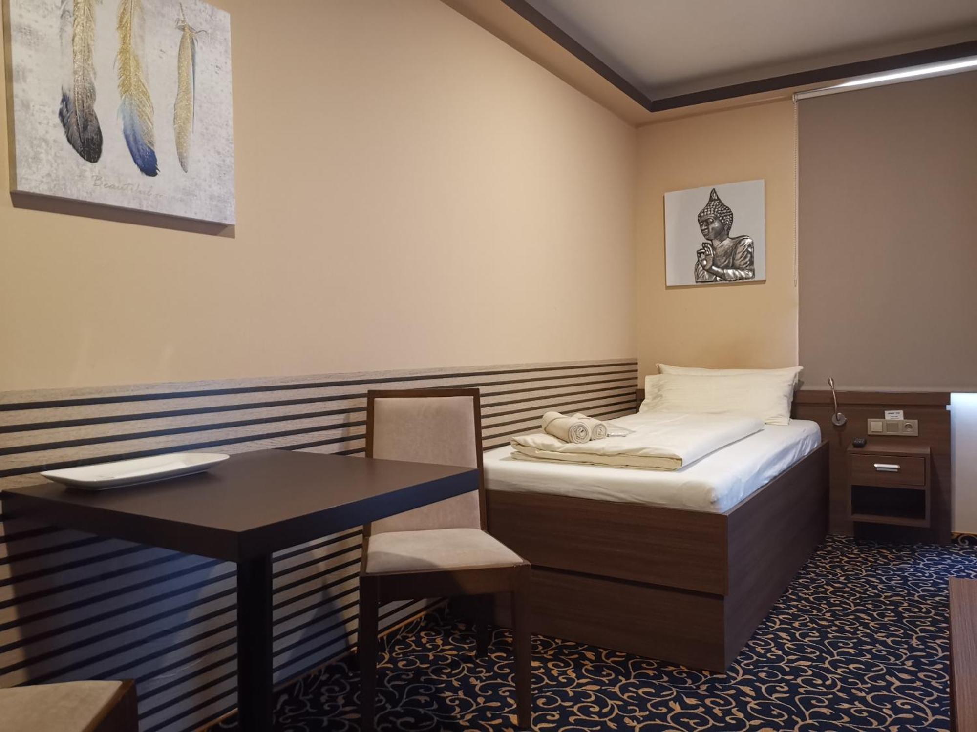 Hotel Zum Weissen Ochsen Aalen Buitenkant foto