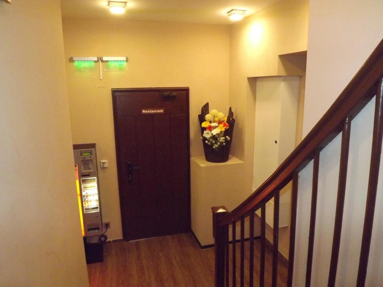 Hotel Zum Weissen Ochsen Aalen Buitenkant foto