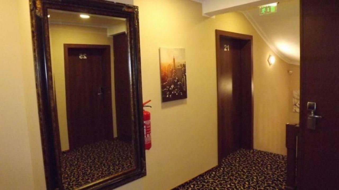 Hotel Zum Weissen Ochsen Aalen Buitenkant foto